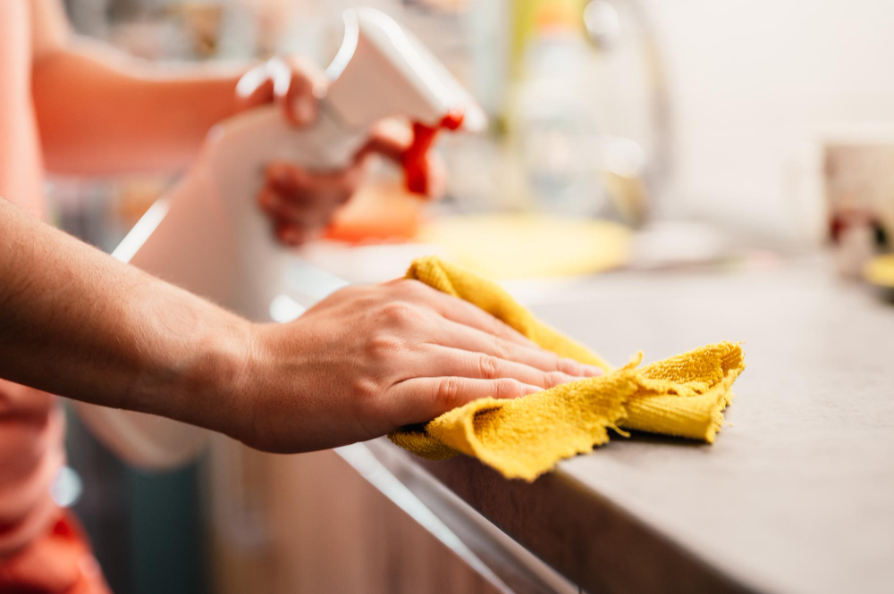 sgrassare la cucina